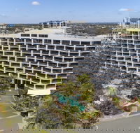 Ramada Resort by Wyndham Golden Beach - Hotel Accommodation