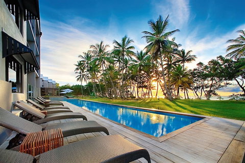 Castaways Resort & Spa Mission Beach - Hotel Accommodation 1
