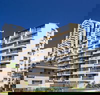 Broadbeach Travel Inn Apartments - Hotel Accommodation
