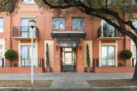 Majestic Tynte Street Apartments - Hotel Accommodation 1