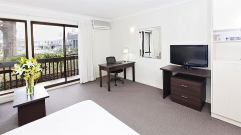 Ibis Styles Canberra Tall Trees - Hotel Accommodation 4