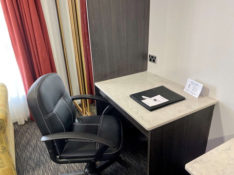 Best Western Plus All Settlers Motor Inn - Hotel Accommodation 5