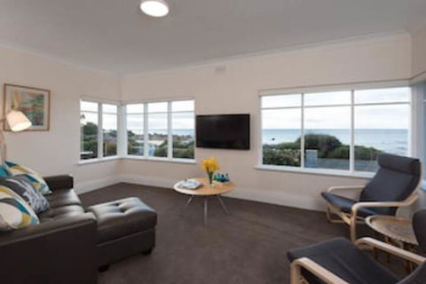 Sunrise At Penguin - Hotel Accommodation 0