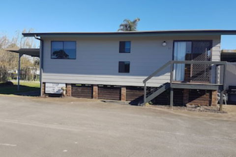Bentley Waterfront Motel & Cottages - Hotel Accommodation 0