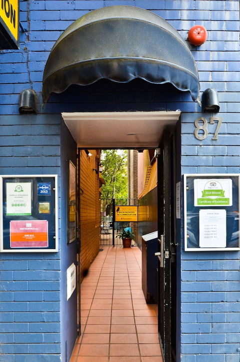 Blue Parrot Backpackers - Hotel Accommodation 0