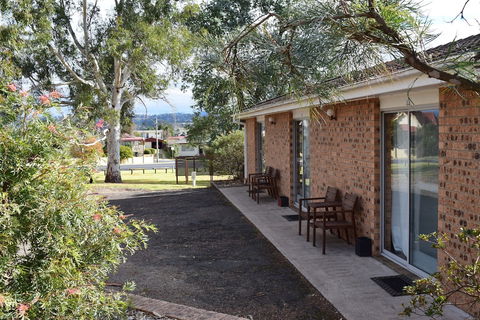 Bega Caravan Park - Hotel Accommodation 2