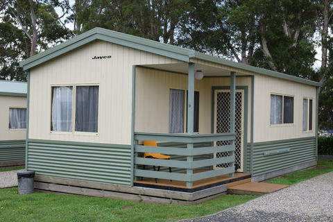 Bega Caravan Park - Hotel Accommodation 1