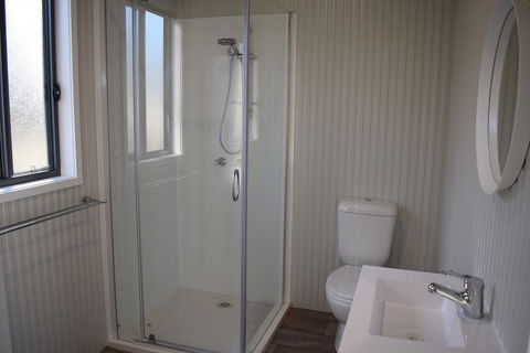 Bega Caravan Park - Hotel Accommodation 4