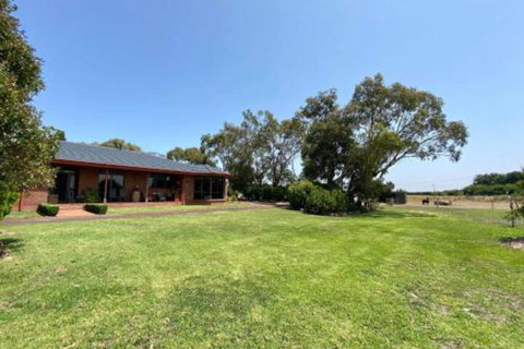 Jacaranda Wey B & B - Hotel Accommodation 2