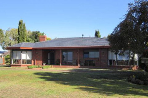 Jacaranda Wey B & B - Hotel Accommodation 0