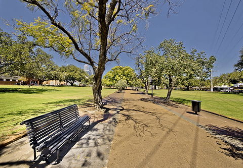 MyOZexp Palmerston Lodge - Hotel Accommodation 3