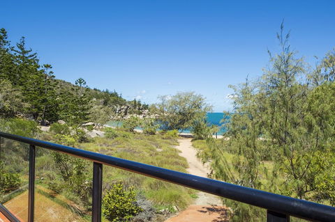 The Beach House At Arthur Bay - Hotel Accommodation 0