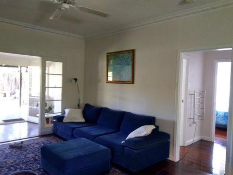 Friends Holiday House - Hotel Accommodation 5