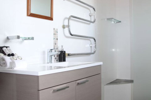 Kurrimine Beach Huts - Hotel Accommodation 6