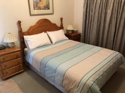 Unit 2 Ballingalla Apartments - Hotel Accommodation 6