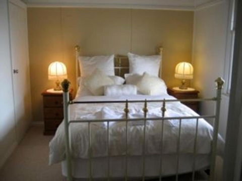 Bloomsbury Cottage - Hotel Accommodation 6
