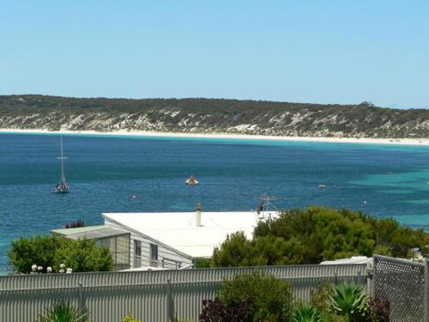 Fareview Beach House - Hotel Accommodation 2