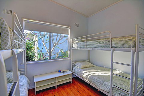 Lakes Edge Cottage - Hotel Accommodation 4