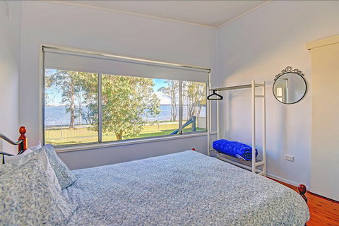 Lakes Edge Cottage - Hotel Accommodation 1