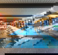 Mono Apartments on Freshwater - Hotel Accommodation