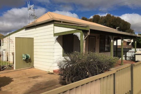 Away Cottages Broken Hill - Hotel Accommodation 0