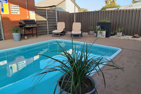 Country Mile Motor Inn - Hotel Accommodation 3