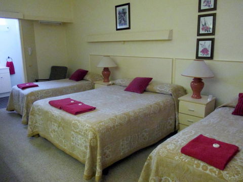 Tarra Motel - Hotel Accommodation 1