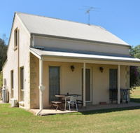 Madigan Wine Country Cottages - Hotel Accommodation