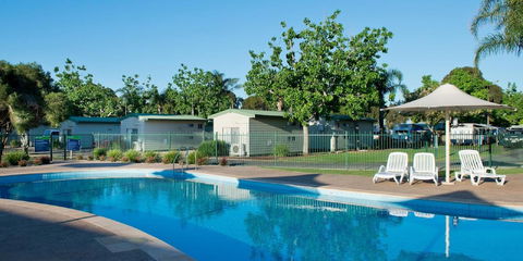 Berri Riverside Holiday Park - Hotel Accommodation 2