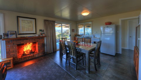 Arthur River Spa Cottage - Hotel Accommodation 1