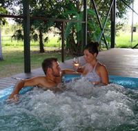 Berry Creek Bush Retreat - Hotel Accommodation