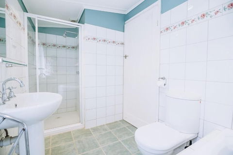 Warburton Lodge - Hotel Accommodation 1