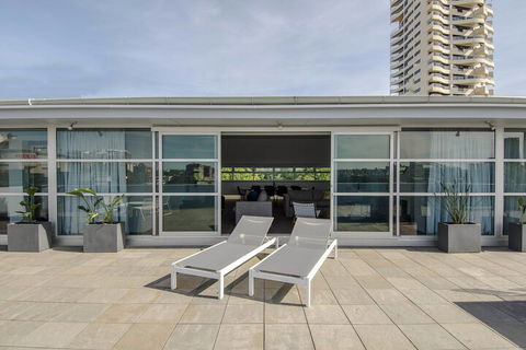 Sydney East Luxury Apartment - Hotel Accommodation 1