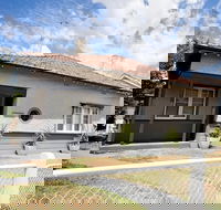 Stylish Central House - Hotel Accommodation