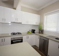 Central Wagga House - Hotel Accommodation