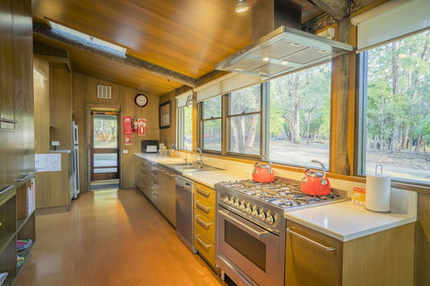 Myer House - Hotel Accommodation 3