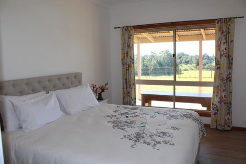 Montville House On The Hill - Hotel Accommodation 3