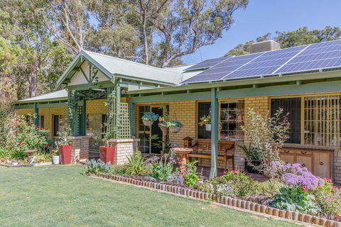 Devonleigh Bed & Breakfast - Hotel Accommodation 2