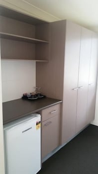 Dooleys Capella Tavern And Motel - Hotel Accommodation 2