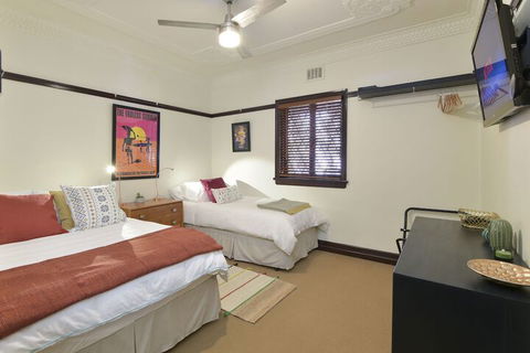 Anville Court - Hotel Accommodation 5