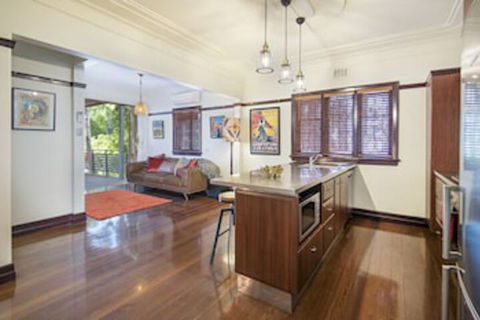 Anville Court - Hotel Accommodation 0