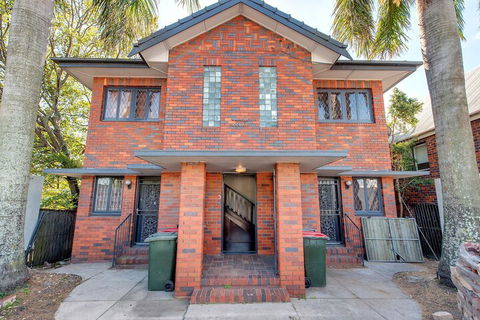 Anville Court - Hotel Accommodation 2