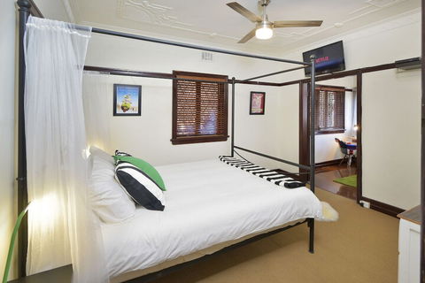 Anville Court - Hotel Accommodation 3