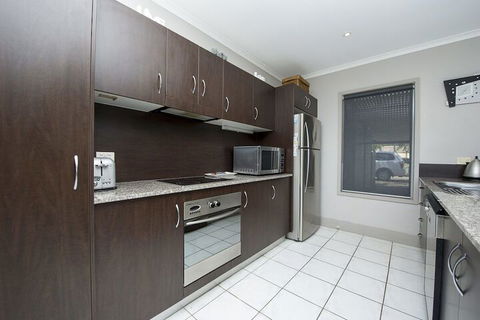 Magnetic Docks Townhouse 9 - Hotel Accommodation 5
