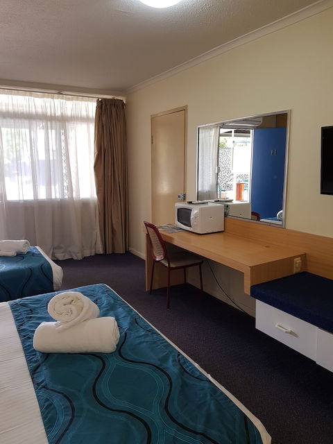The Q Motel - Hotel Accommodation 3