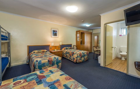 The Q Motel - Hotel Accommodation 6