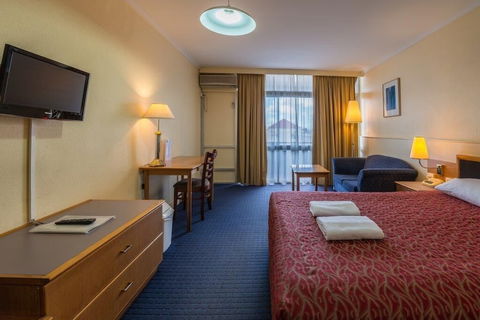 The Q Motel - Hotel Accommodation 5