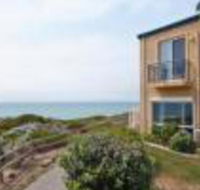 Caravel Beach House Mandurah - Hotel Accommodation