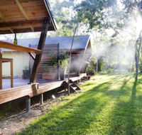 Airlie Beach Eco Cabins - Hotel Accommodation