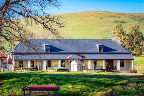 Brigham House - Hotel Accommodation 1